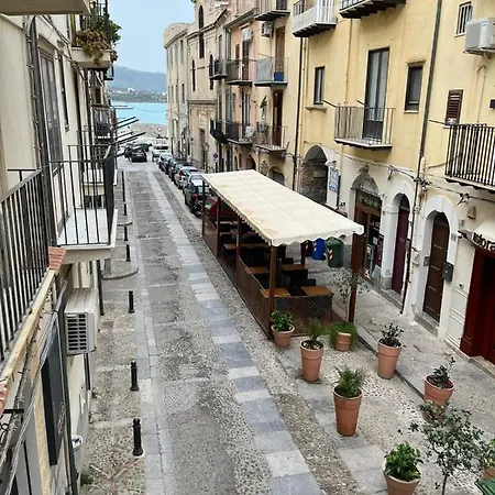 Casa Adorno * チェファル